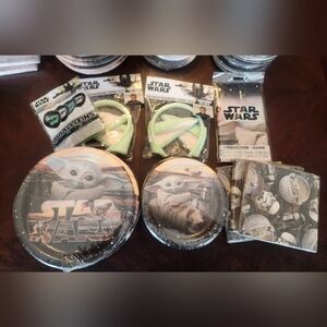 Star Wars Party Set includes plates, napkins,  balloons,  2 headbands and one ta